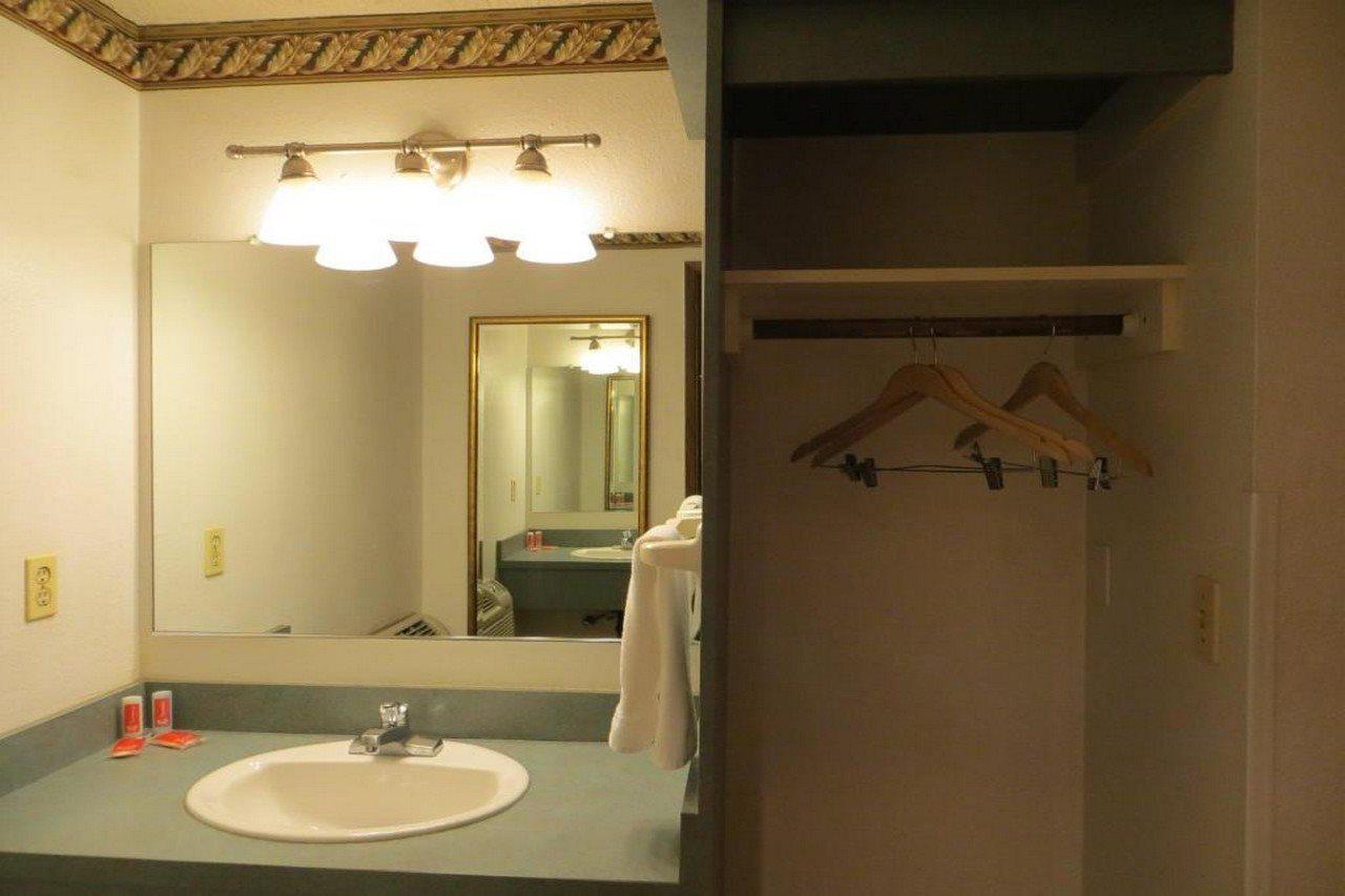 Queen Room Non-Smoking