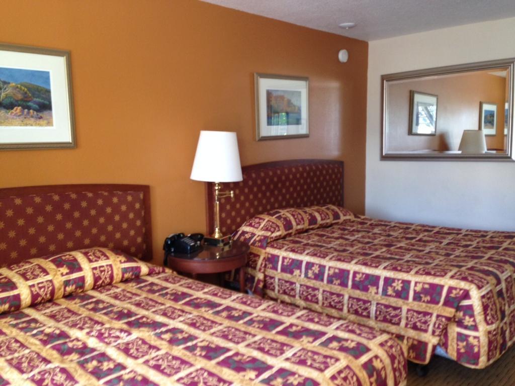 Queen Room Two Queen Beds Non-Smoking