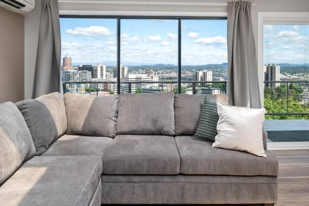 Two-Bedroom Apartment City View
