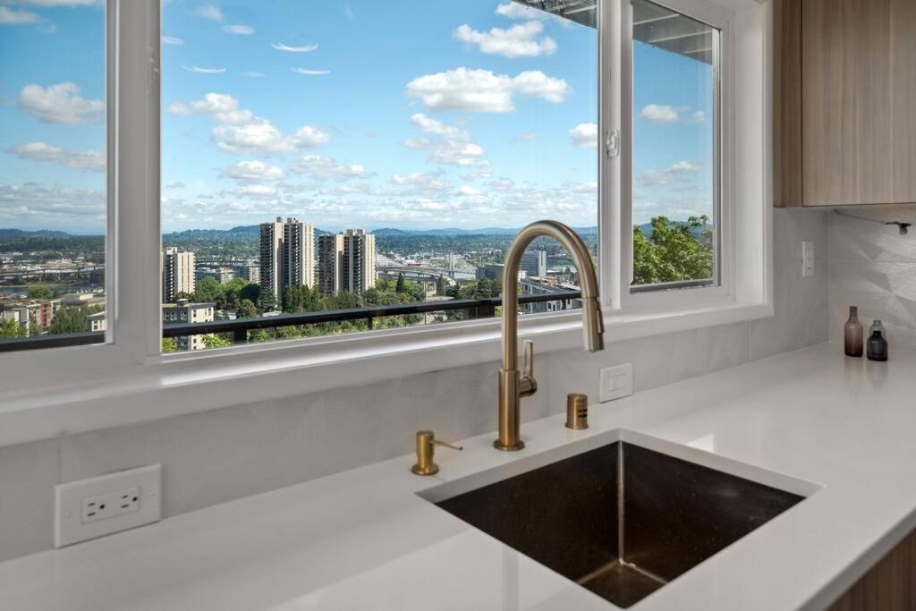 Two-Bedroom Apartment City View