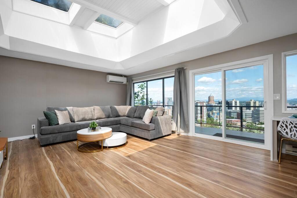 Two-Bedroom Apartment City View