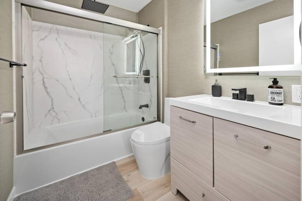Two-Bedroom Apartment City View