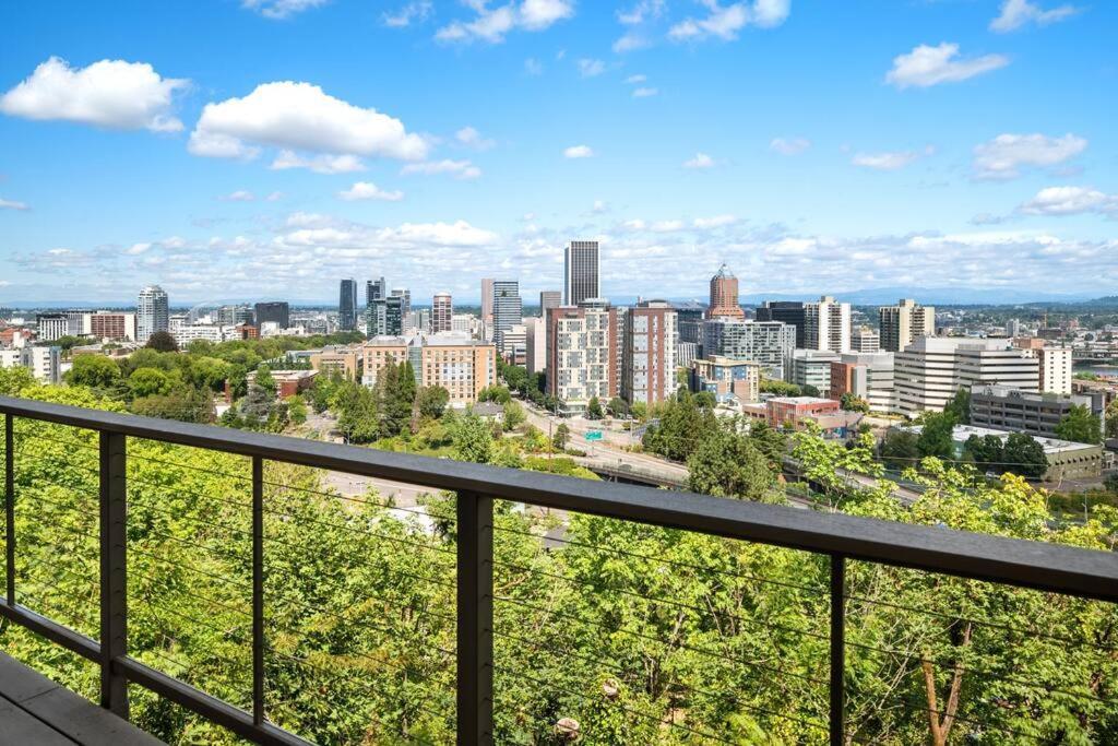 Two-Bedroom Apartment City View