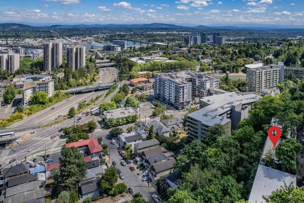 Two-Bedroom Apartment City View