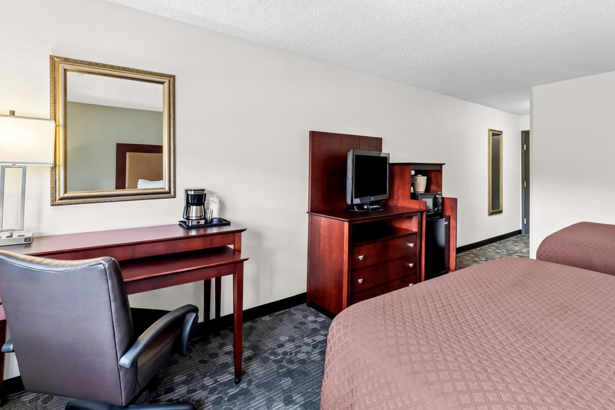 Standard Queen Room Two Queen Beds