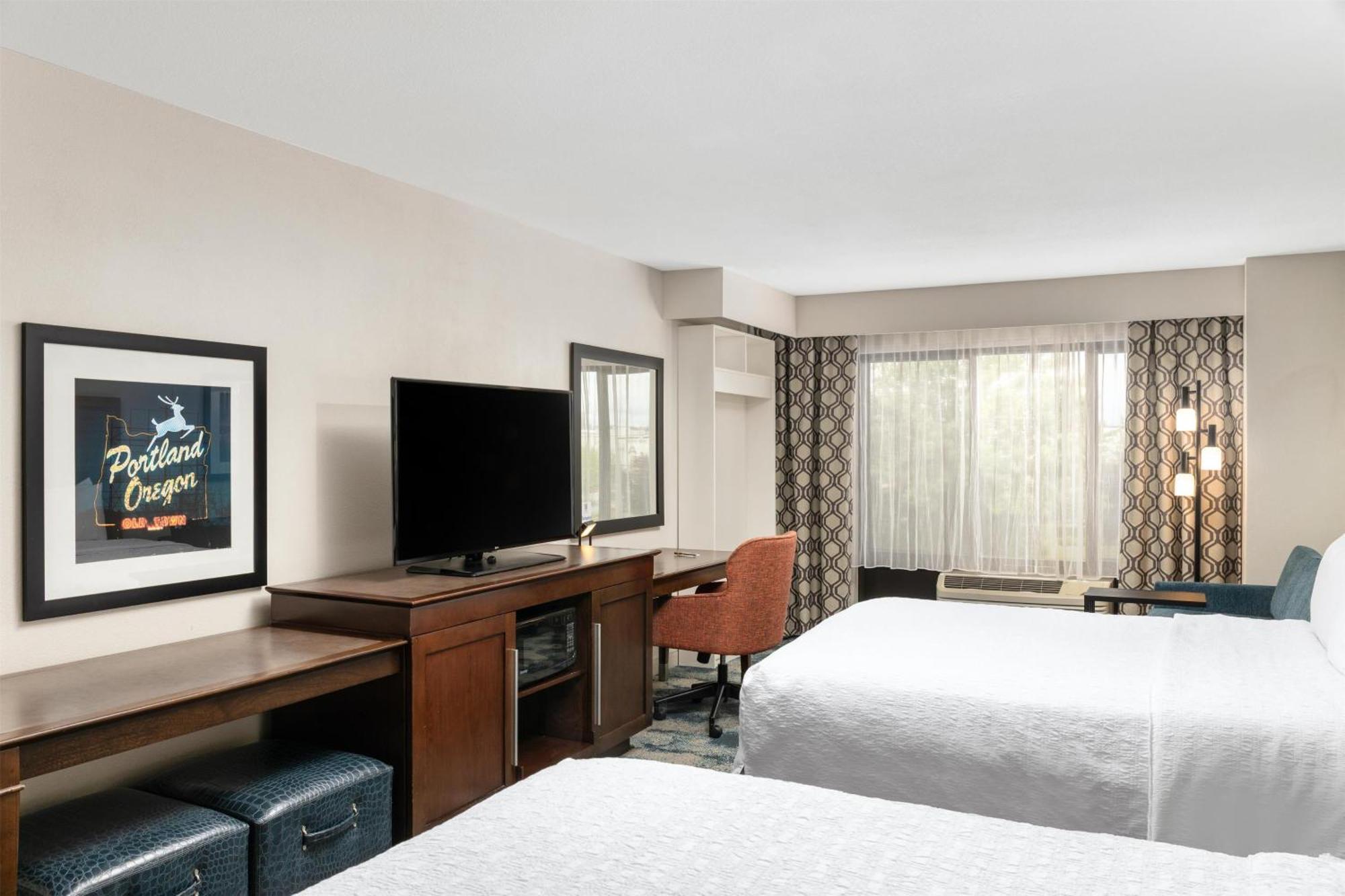 Queen Room Two Queen Beds Hearing Access or Non-Smoking