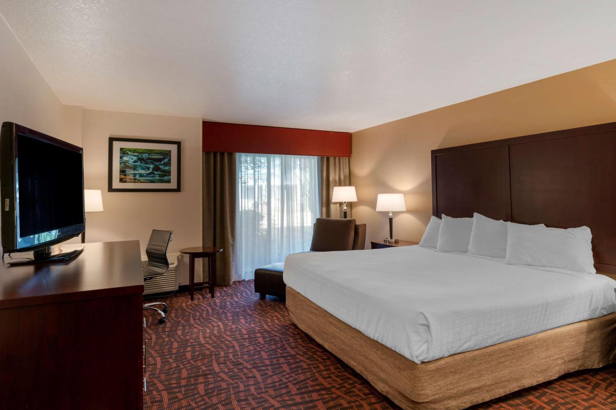 King Room Poolside Non-Smoking
