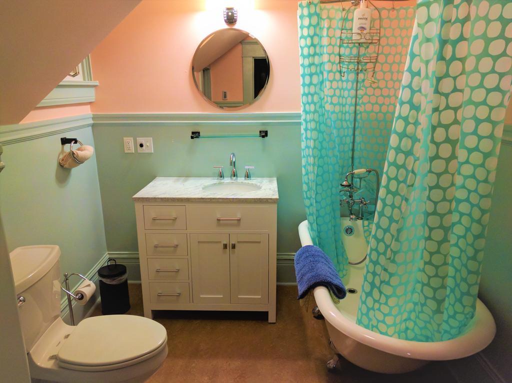 Queen Room