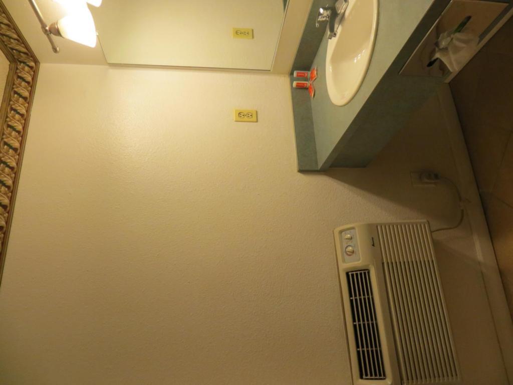 Queen Room Non-Smoking