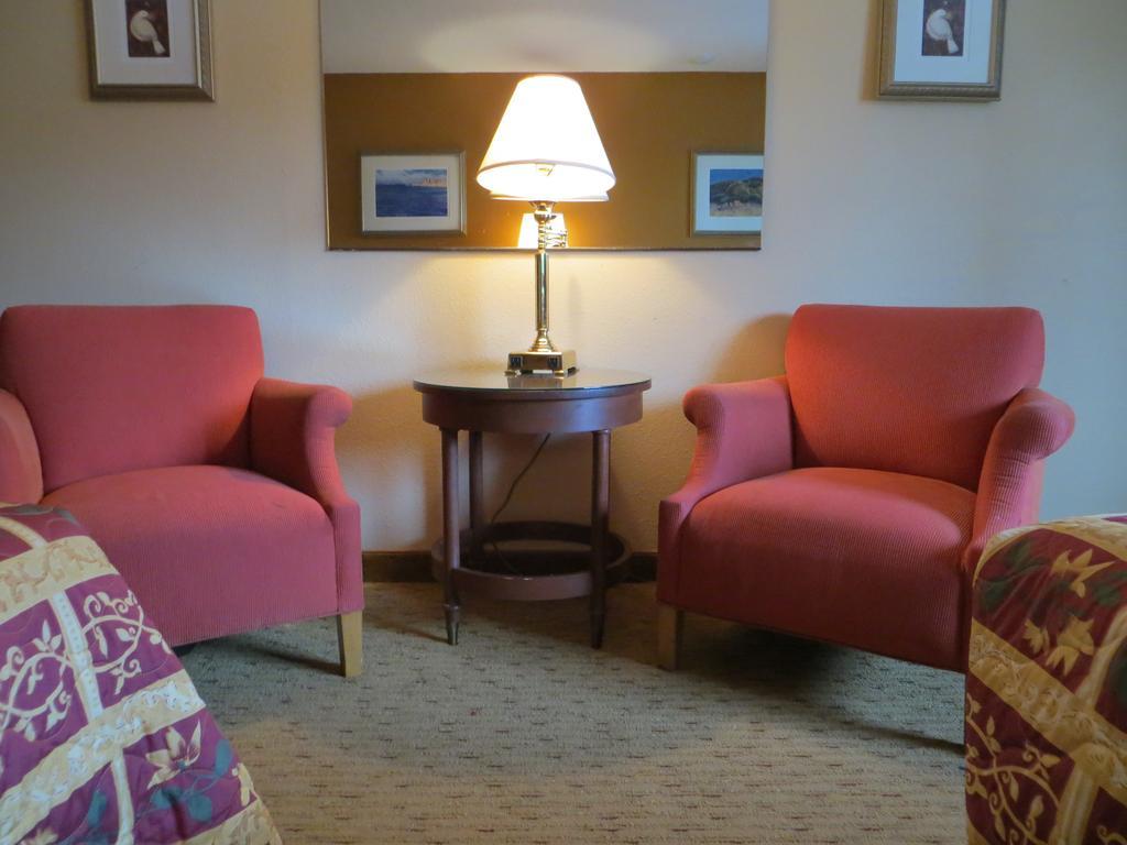 Queen Room Two Queen Beds Non-Smoking
