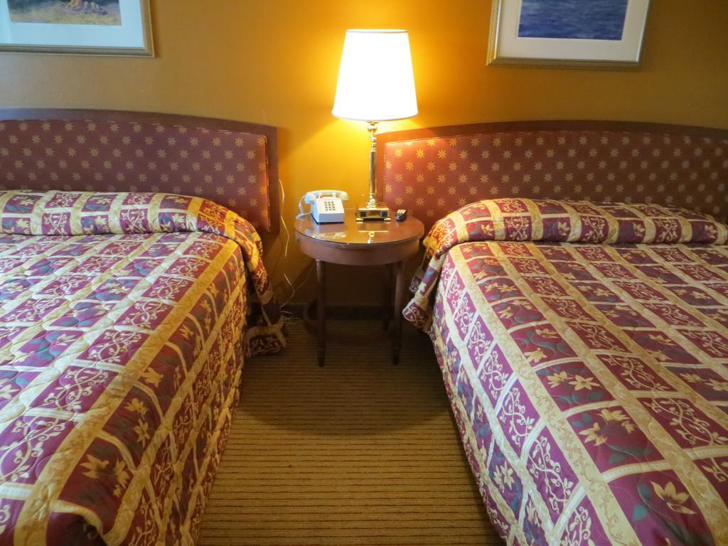 Queen Room Two Queen Beds Non-Smoking