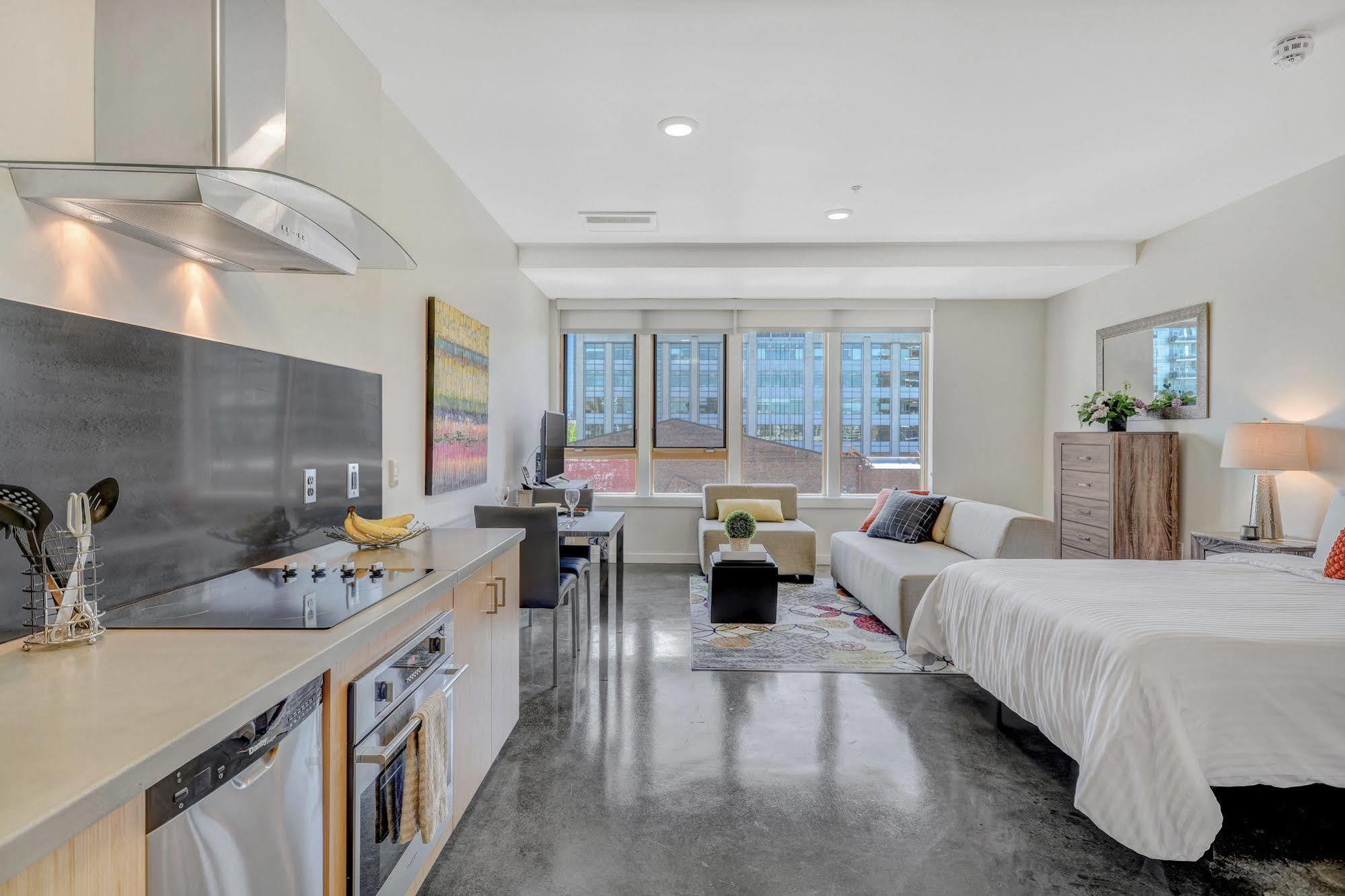 Studio Apartment