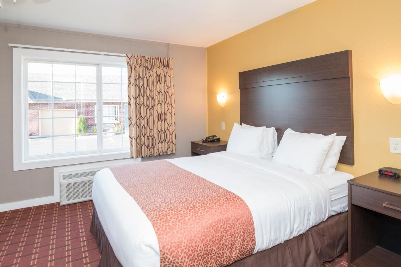 1 Queen Suite