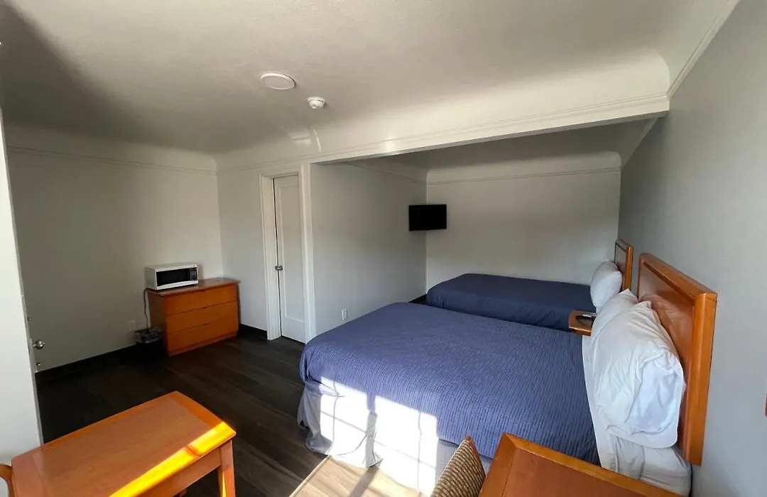 Holiday Motel-1