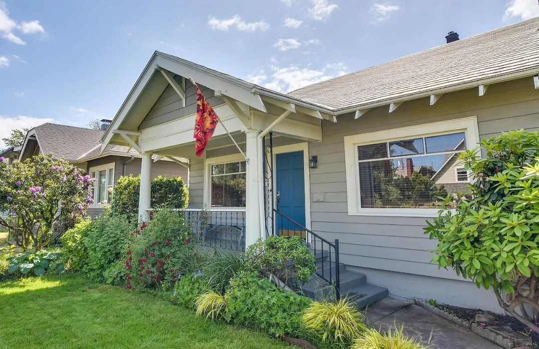 Walk To Williams District: Home W/ Hot Tub & Patio-1