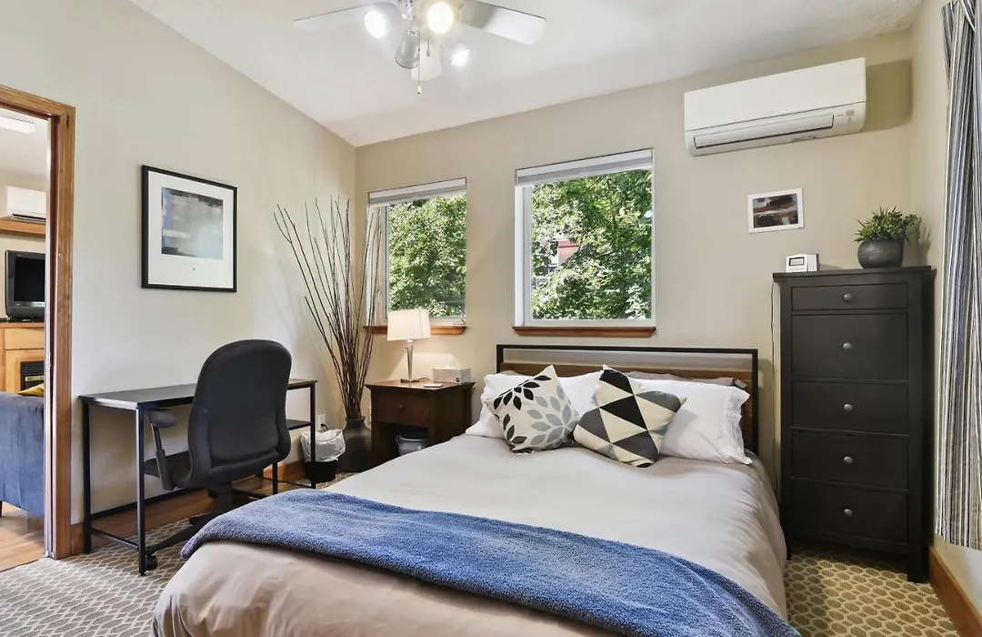 Portland Apartment With Deck - 3 Mi To Downtown!-1