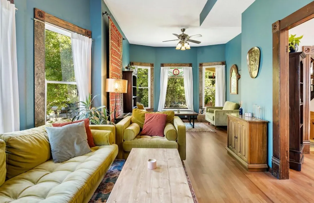 Victorian Painted Lady With Fireplace, Hot Tub And Pizza Oven-1