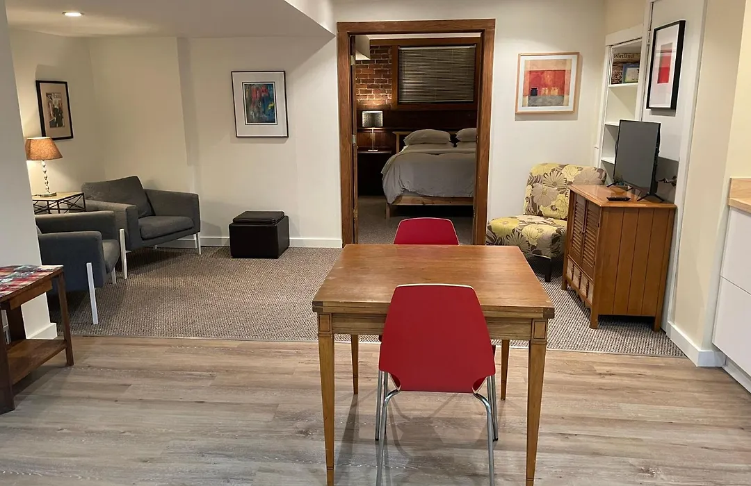 Portland International Guesthouse-1