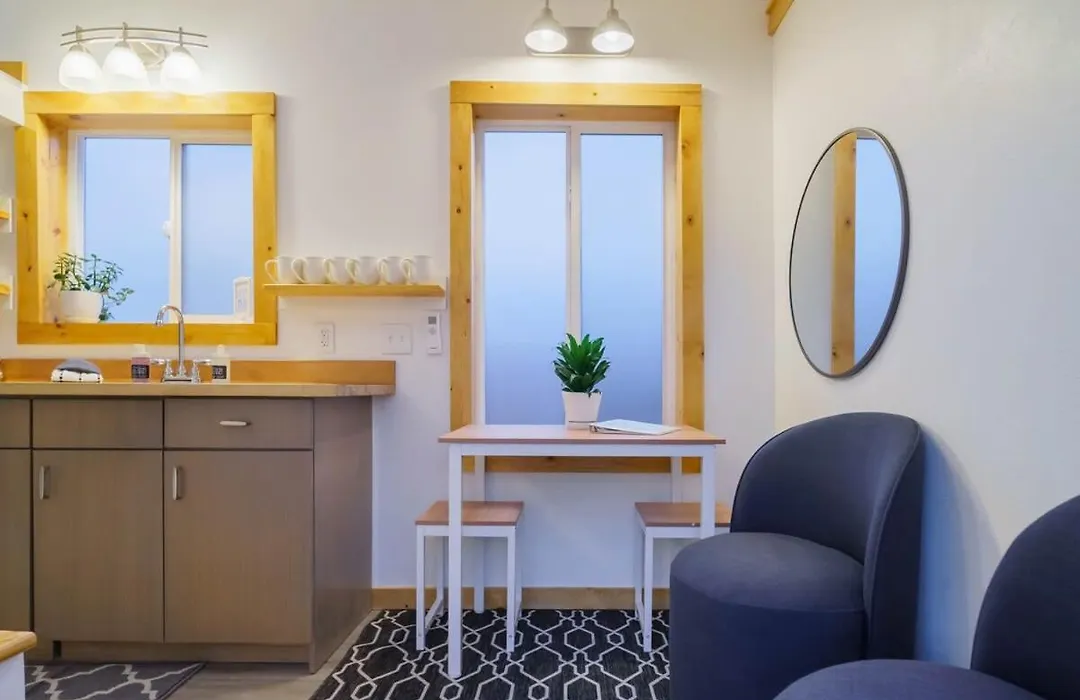 #Stayinmydistrict Overlook Backyard Tiny Suite-1