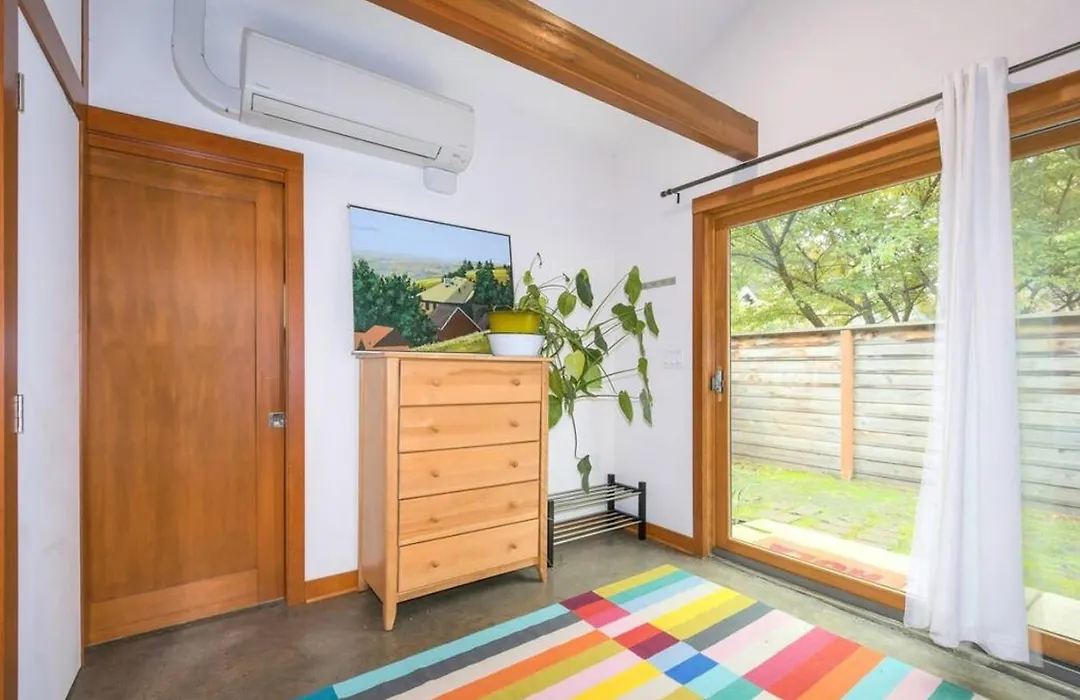 Private Studio, Lofted Bed, Soaking Tub & Patio-1