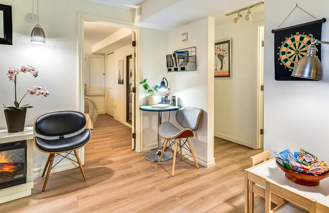 3 Mi To Downtown Portland: Lush Flat W/ Fire Pit-1