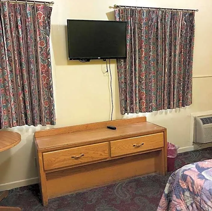 Budget Inn-1
