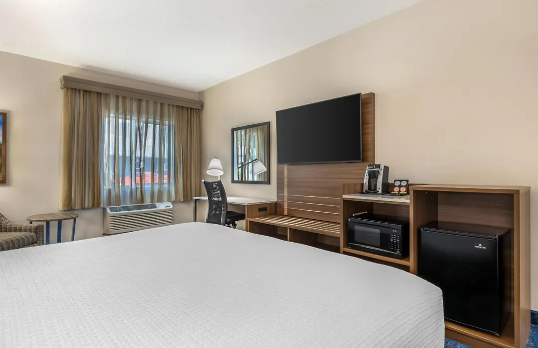 Best Western Plus Portland Airport Hotel & Suites-1
