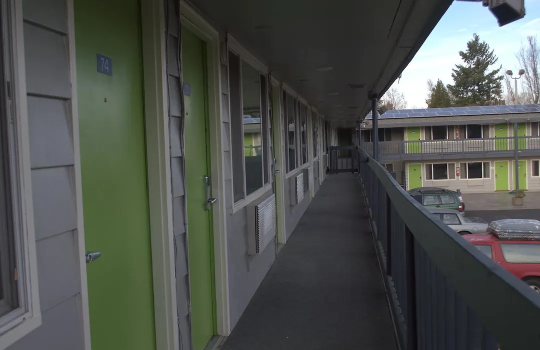 Banfield Motel-1