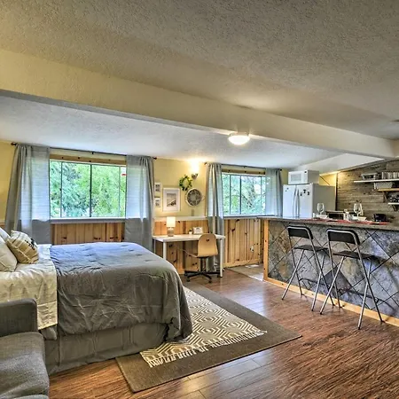Cozy Studio With Deck - 9 Mi To Dtwn Portland! Apartment-2