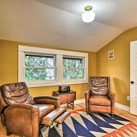 New Portland Apt In Popular Hawthorne Neighborhood-3