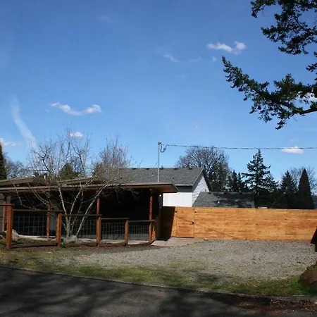 Hilltop Hideaway, Pacific Northwest Charm & Luxury-2