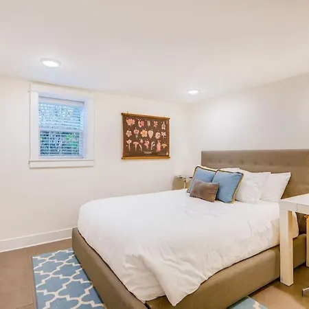 Lovely 2Br Guest Suite Close To Clinton-Division-2