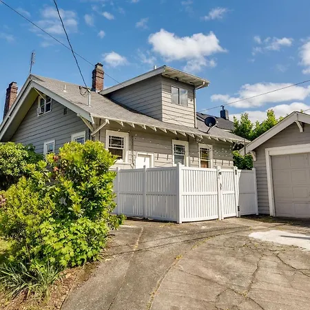 Walk To Williams District: Home W/ Hot Tub & Patio-2