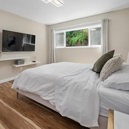 Breathtaking Views W/ Modern Lux - 2320-3