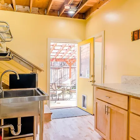 Portland Urban Lodge, Quiet, Walkable, Near-3