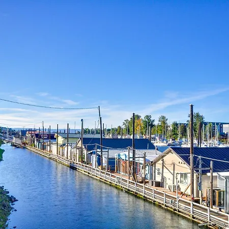 Portland Floating Home Getaway W/ Sauna!-3