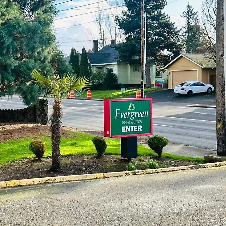 Evergreen Inn & Suites Portland (Adults Only)-2