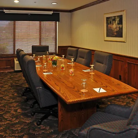 Oxford Suites Portland - Jantzen Beach-3