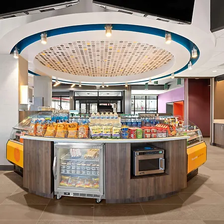 Tru By Hilton Portland Airport, Or-2