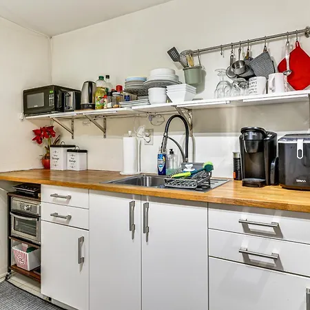3 Mi To Downtown Portland: Lush Flat W/ Fire Pit-2