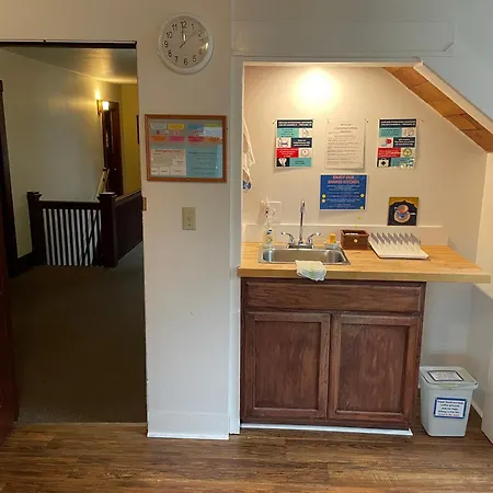 Portland International Guesthouse-3